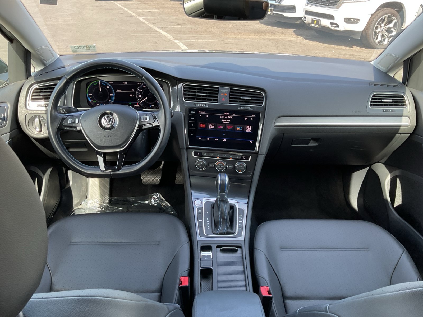 Used 2019 Volkswagen e-Golf SEL Premium FWD image 17