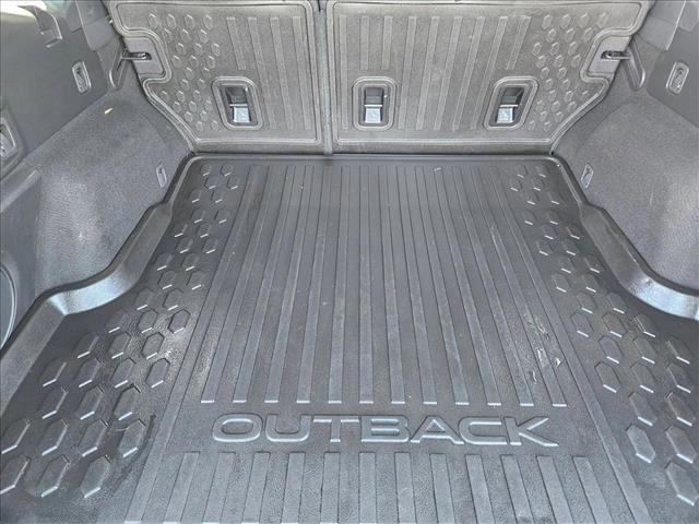 Used 2025 Subaru Outback Onyx Edition image 6