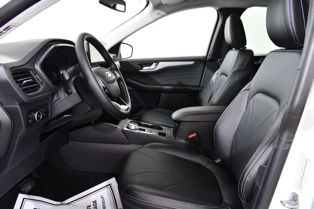 New 2026 Ford Escape SE w/ PHEV Premium Package FWD image 6