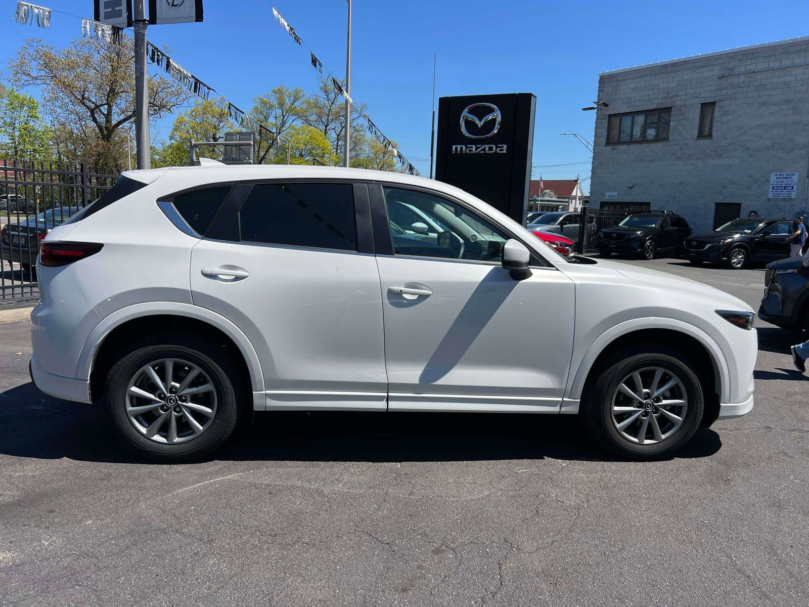 Certified 2025 MAZDA CX-5 AWD 2.5 S w/ Preferred Package image 4