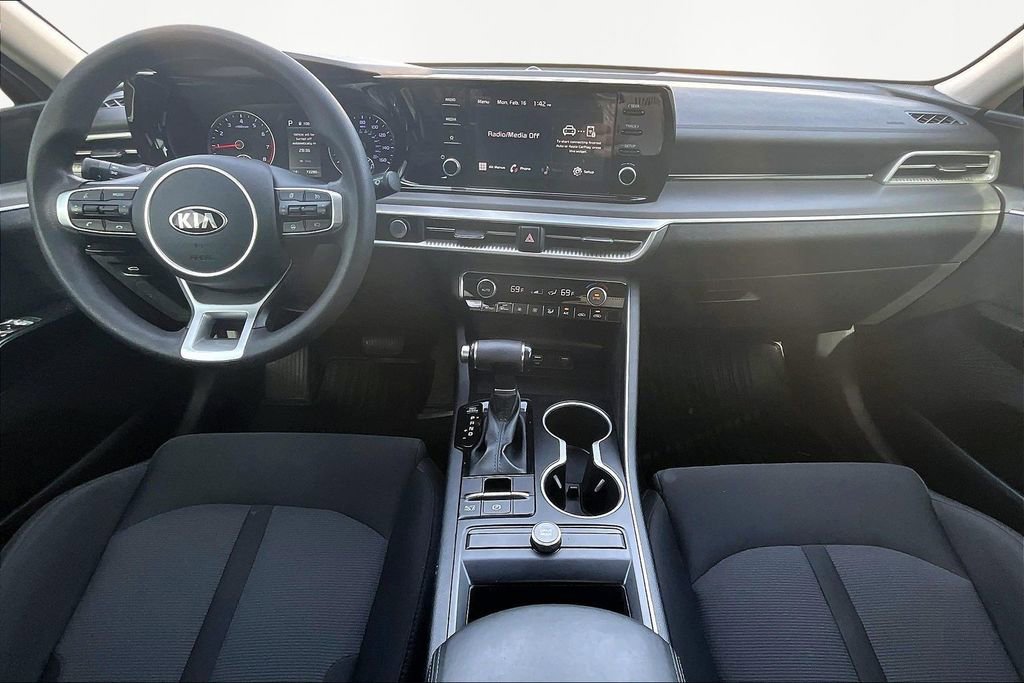 Used 2021 Kia K5 LXS image 16
