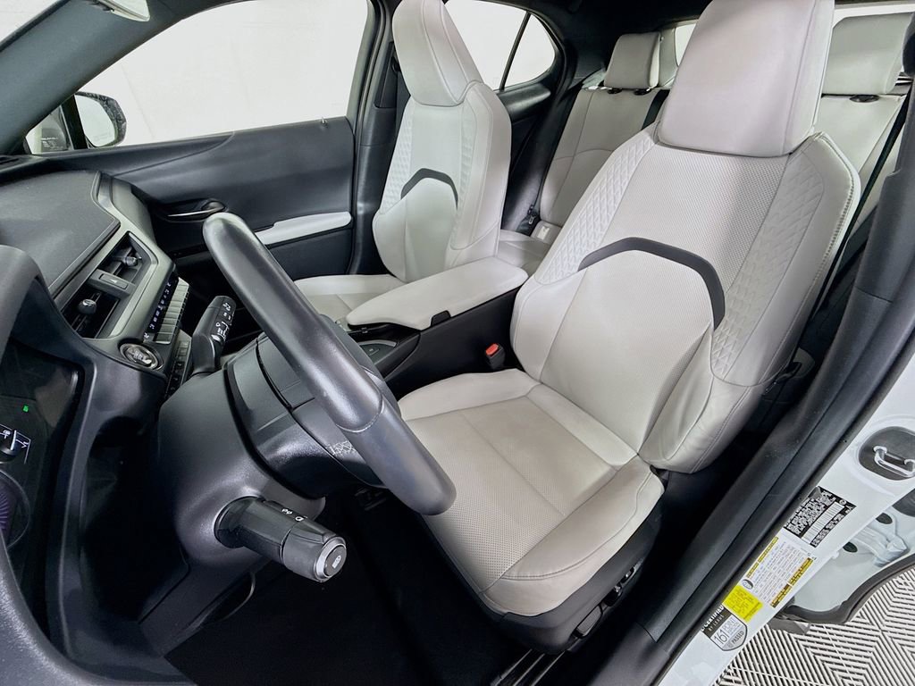 Certified 2022 Lexus UX 200 w/ Premium Package image 20