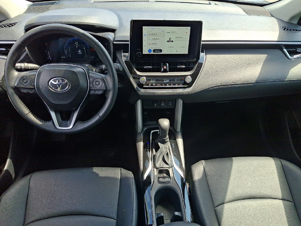 Used 2025 Toyota Corolla Cross XLE w/ Convenience Package AWD/4WD image 12