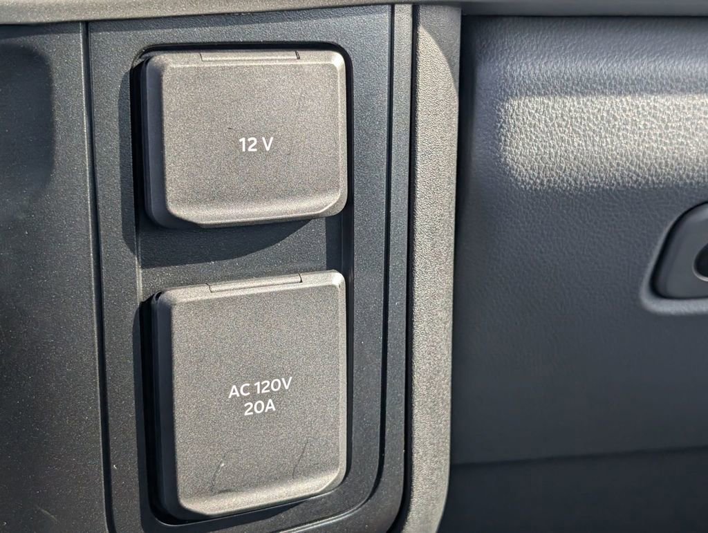 Used 2025 Ford F450 XLT w/ FX4 Off-Road Package image 34