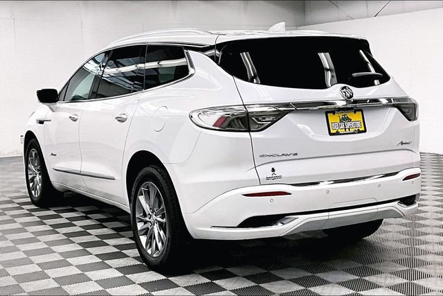 Used 2023 Buick Enclave Avenir w/ Avenir Technology Package FWD image 3