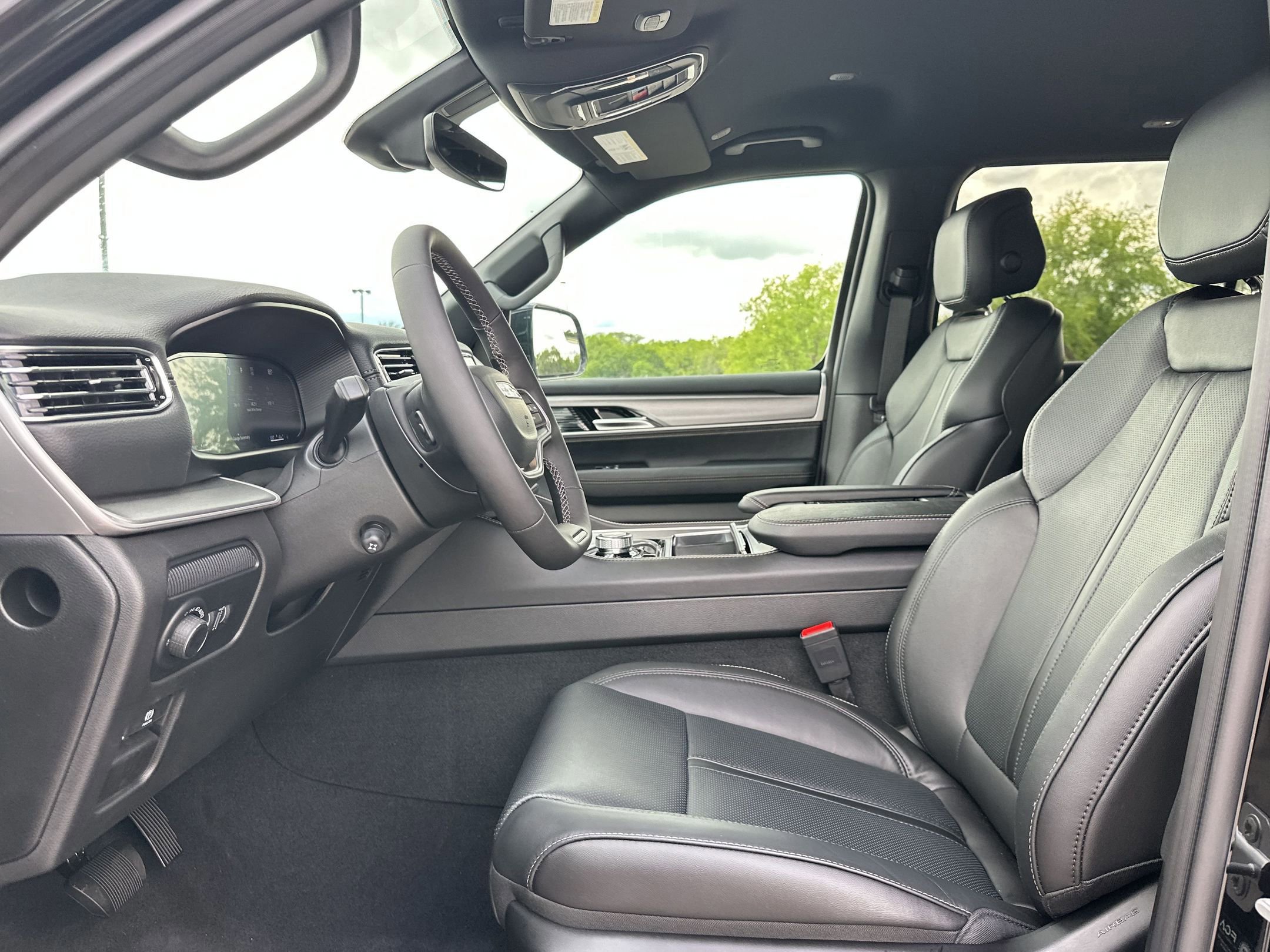 New 2026 Jeep Grand Wagoneer 4WD image 10