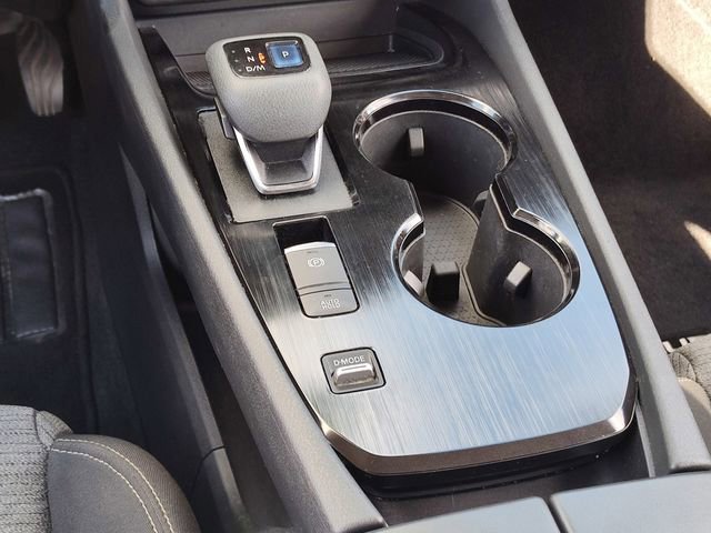 Used 2022 Nissan Rogue SV image 22