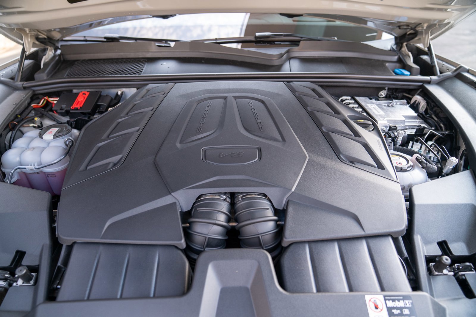 New 2025 Porsche Cayenne Turbo image 27