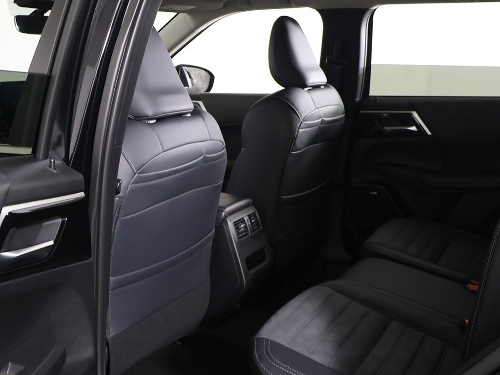 New 2026 Mitsubishi Outlander SE FWD image 31