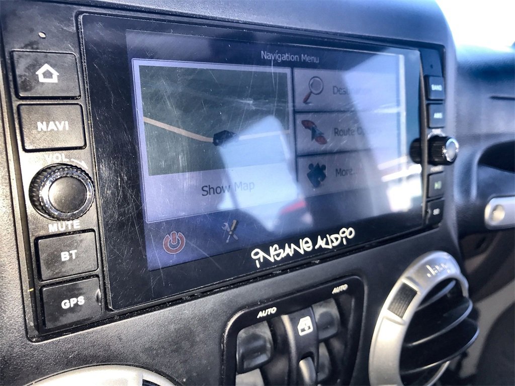 Used 2016 Jeep Wrangler Unlimited Sahara image 17