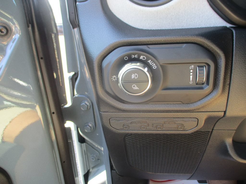 New 2025 Jeep Gladiator Sport AWD/4WD image 11