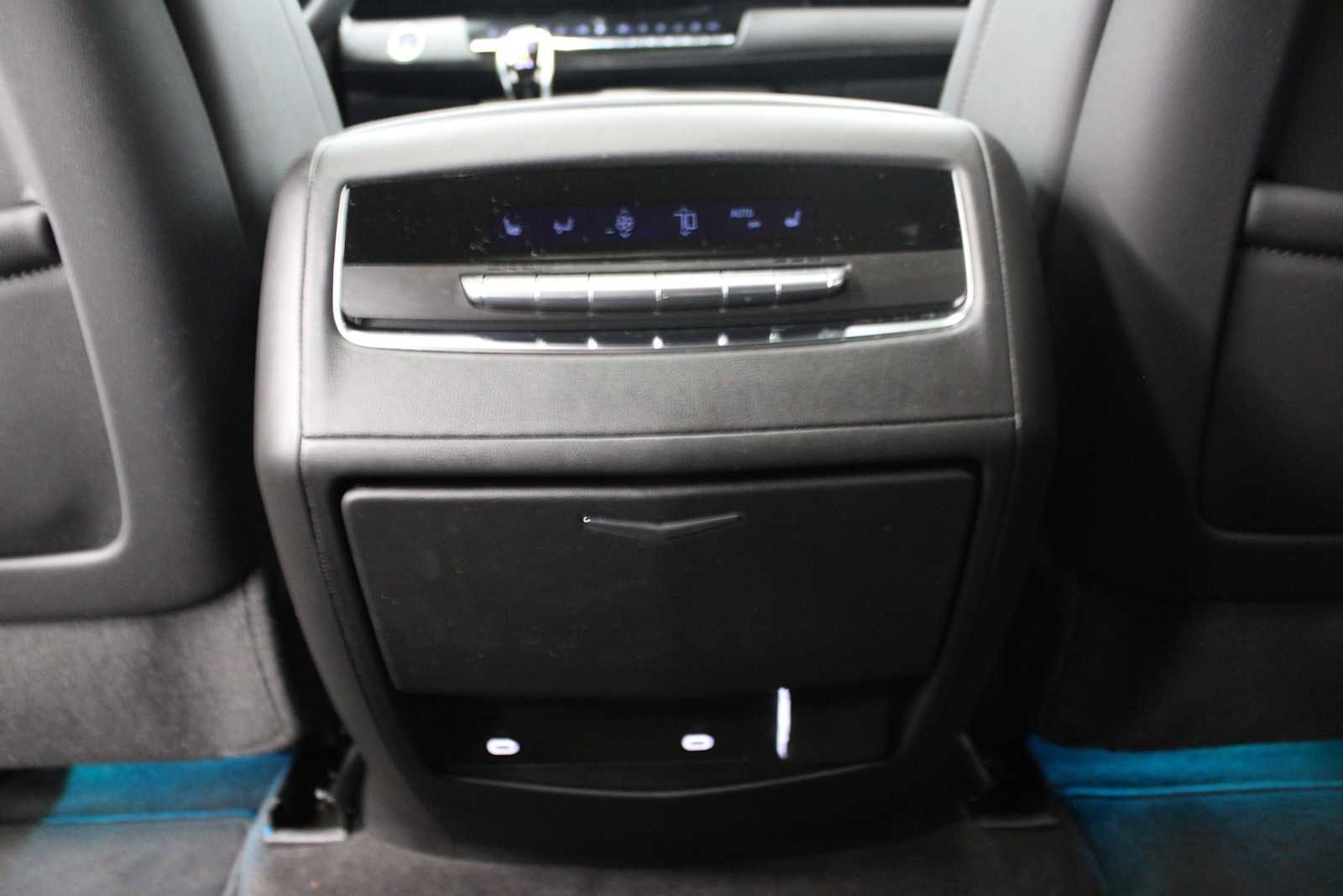 Certified 2024 Cadillac Escalade Sport w/ LPO, ONYX Package image 55