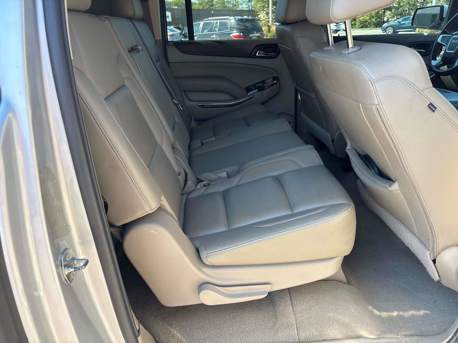 Used 2019 GMC Yukon XL SLT w/ Open Road Package image 16