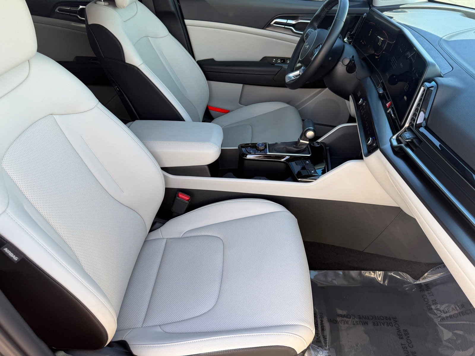 Used 2025 Kia Sportage EX image 32