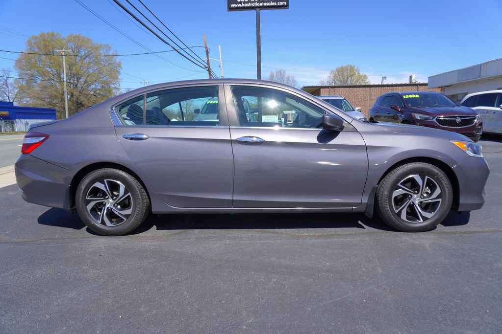 Used 2017 Honda Accord LX image 5