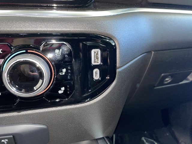 New 2026 Chevrolet Silverado 2500 LTZ w/ LTZ Plus Package AWD/4WD image 33