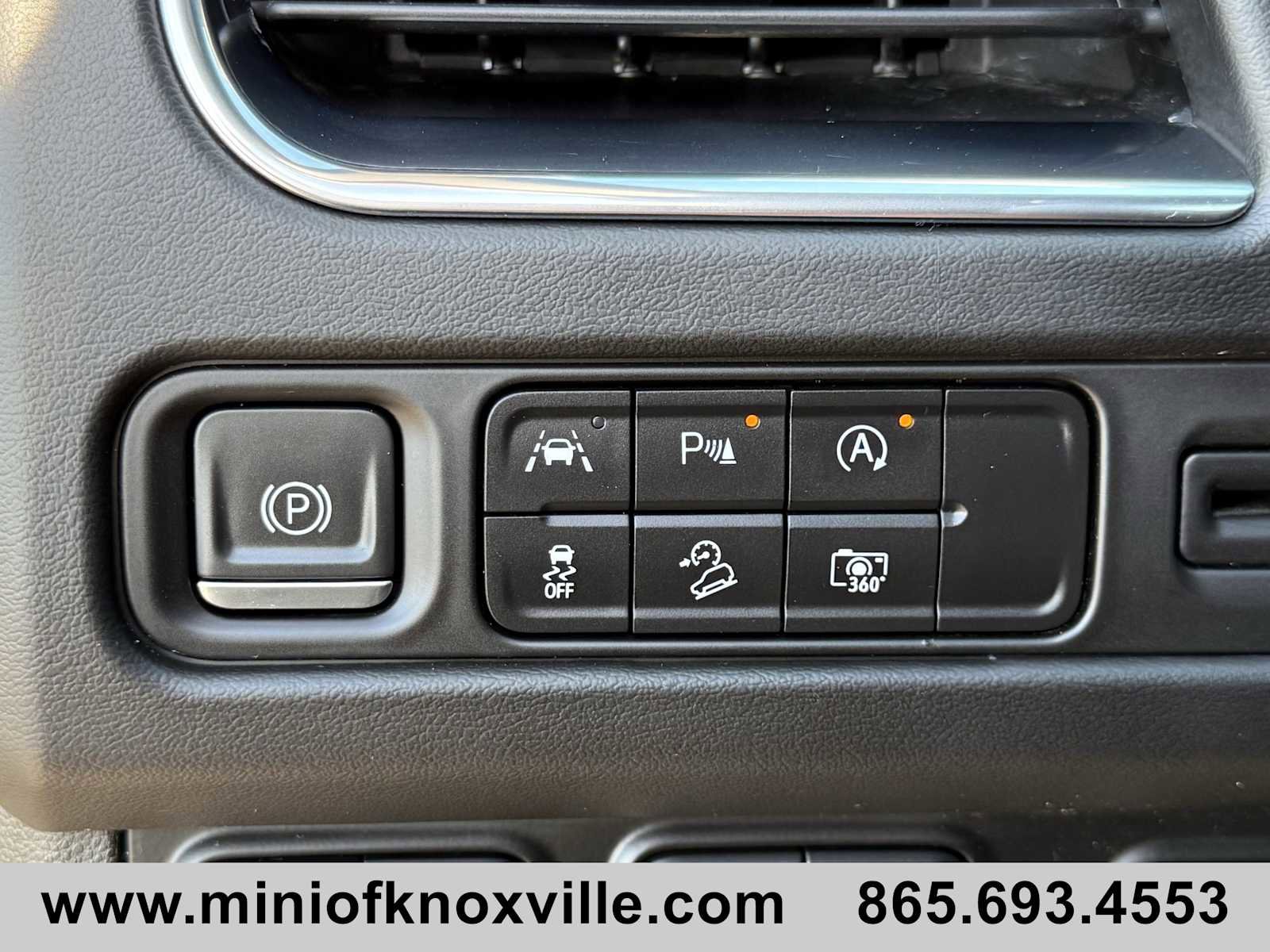 Used 2023 Chevrolet Tahoe Z71 w/ Z71 Off-Road Package image 24