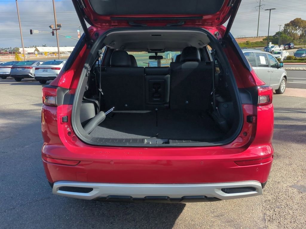 Used 2023 Mitsubishi Outlander SE image 25