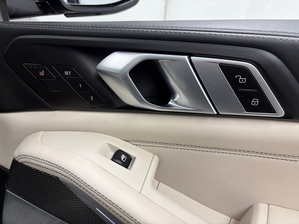 Used 2022 BMW X5 M50i w/ Executive Package image 43