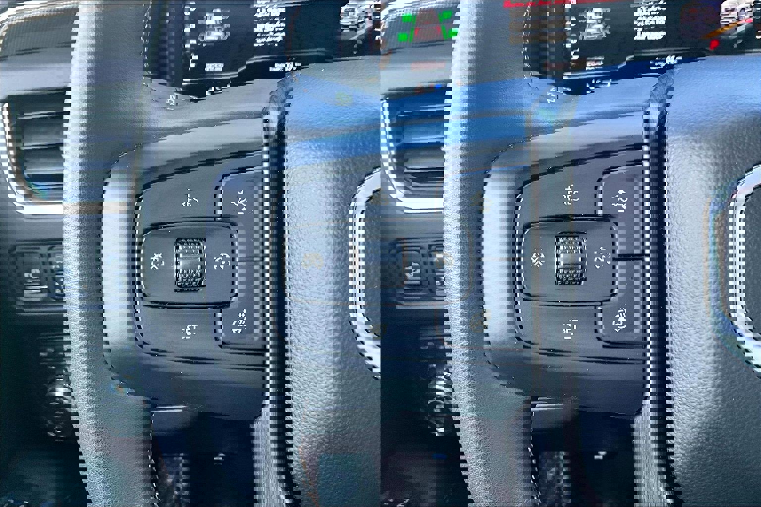 Used 2024 GMC Yukon AT4 w/ AT4 Premium Plus Package image 17