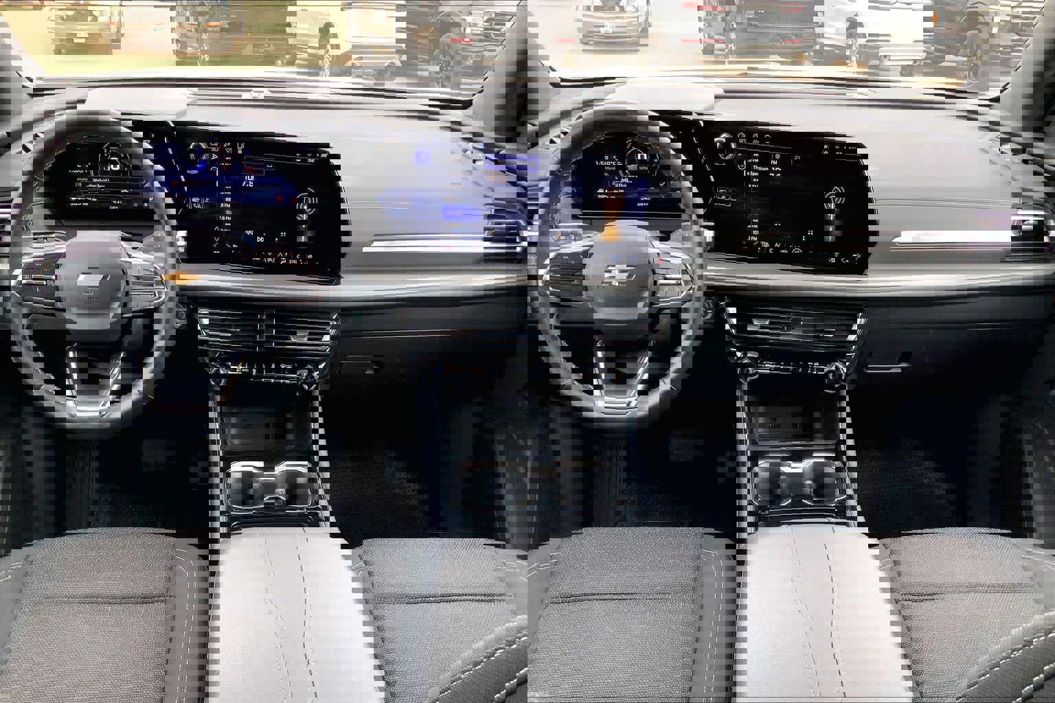 Used 2025 Chevrolet Traverse LT image 15