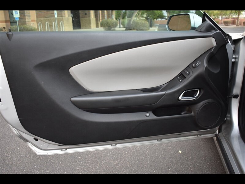 Used 2015 Chevrolet Camaro LS RWD image 15