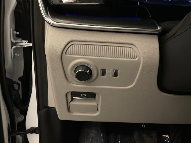 New 2026 Jeep Grand Wagoneer L Summit w/ Rear Seat Video Group I AWD/4WD image 14