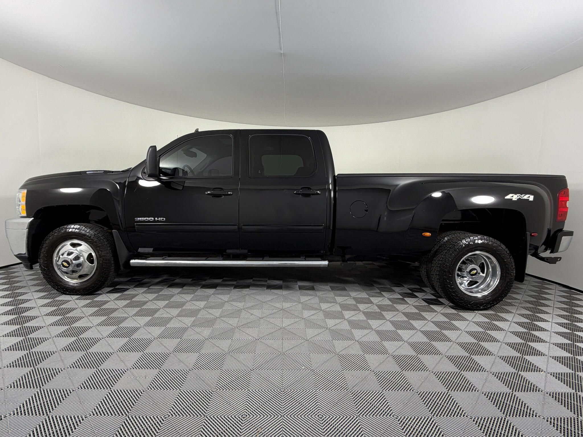 Used 2012 Chevrolet Silverado 3500 LTZ w/ LTZ Plus Package AWD/4WD image 6