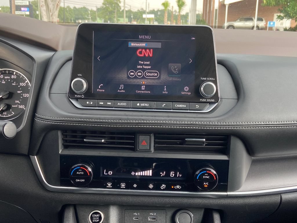 Used 2023 Nissan Rogue SV FWD image 16