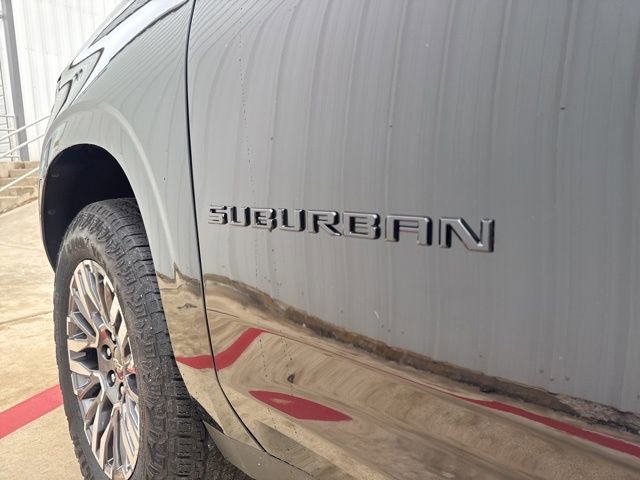 Used 2025 Chevrolet Suburban Z71 AWD/4WD image 9