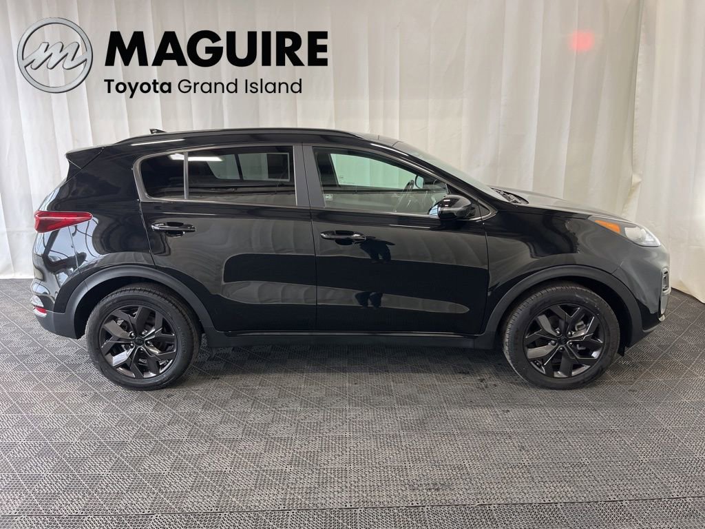 Used 2022 Kia Sportage Nightfall Edition AWD/4WD image 2