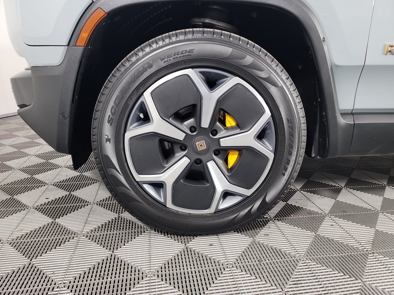 Used 2022 Rivian R1T Adventure AWD/4WD image 9