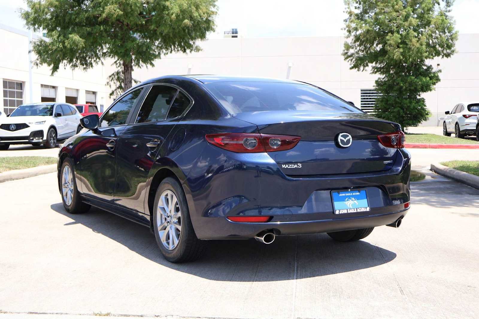 Used 2019 MAZDA MAZDA3 Sedan FWD image 4