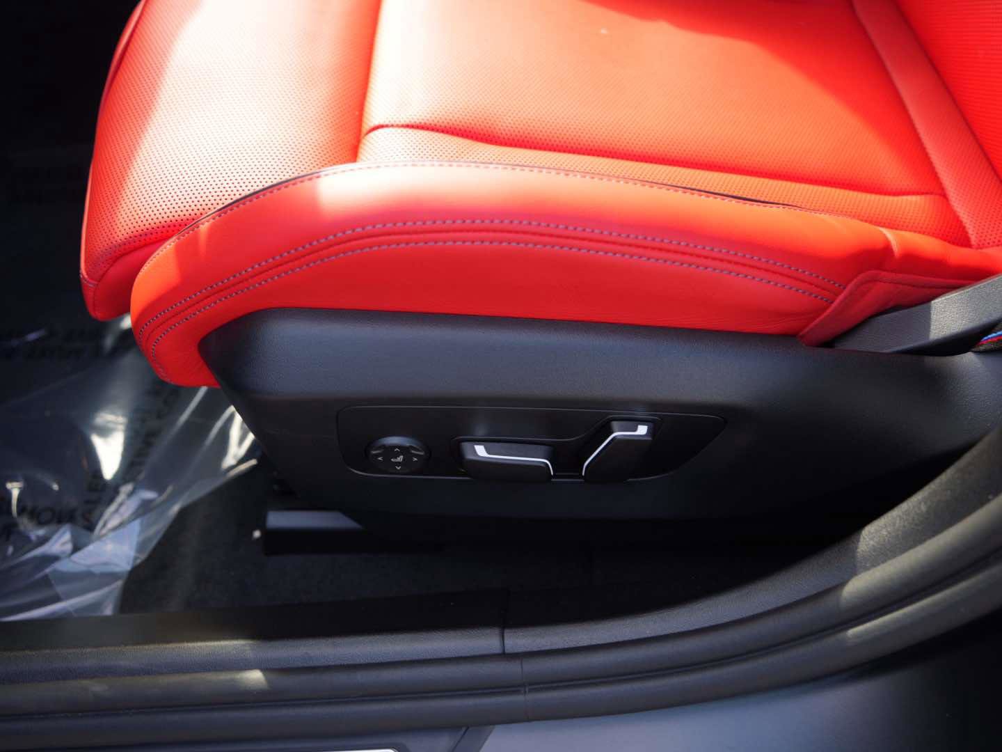 New 2026 BMW M5 AWD w/ Carbon Package image 18