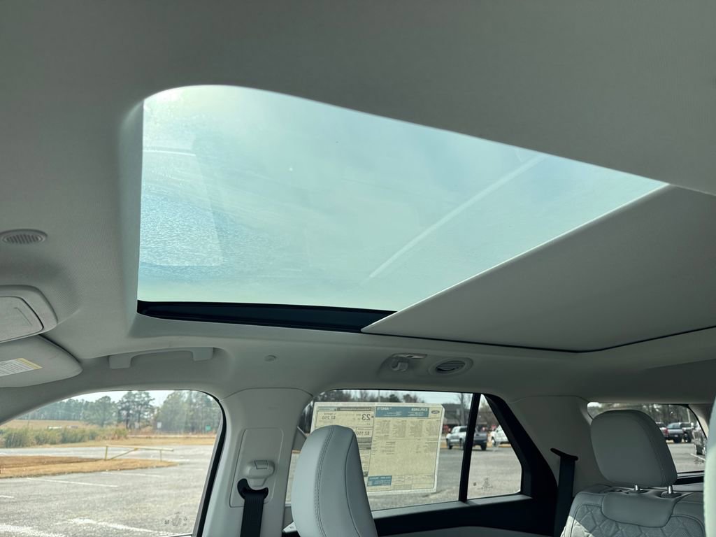New 2026 Ford Explorer Platinum w/ LUX Leather Package image 19