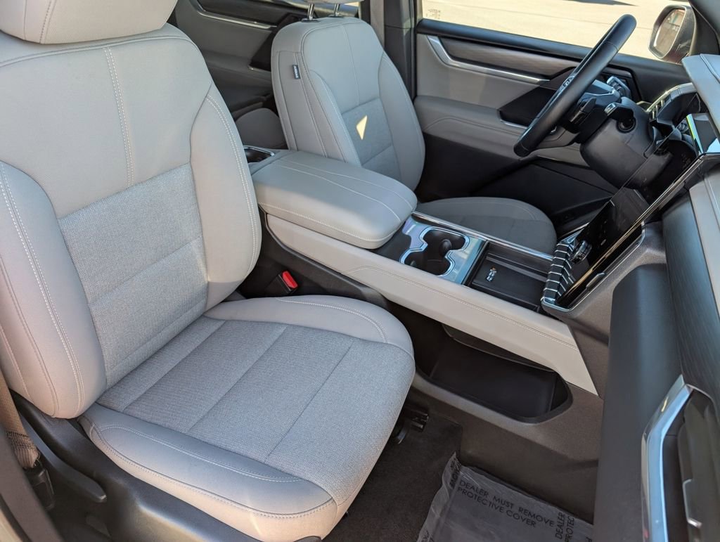 Used 2025 GMC Acadia Elevation FWD image 12