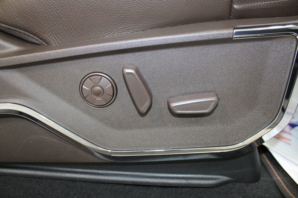 New 2026 Ford F250 King Ranch w/ Chrome Package image 38