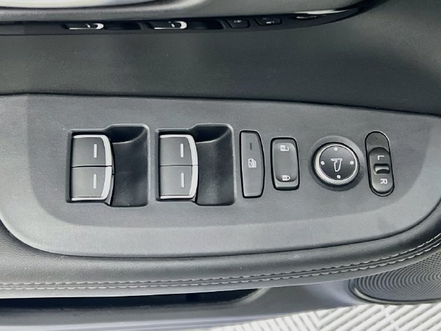 Used 2025 Acura ADX FWD image 12