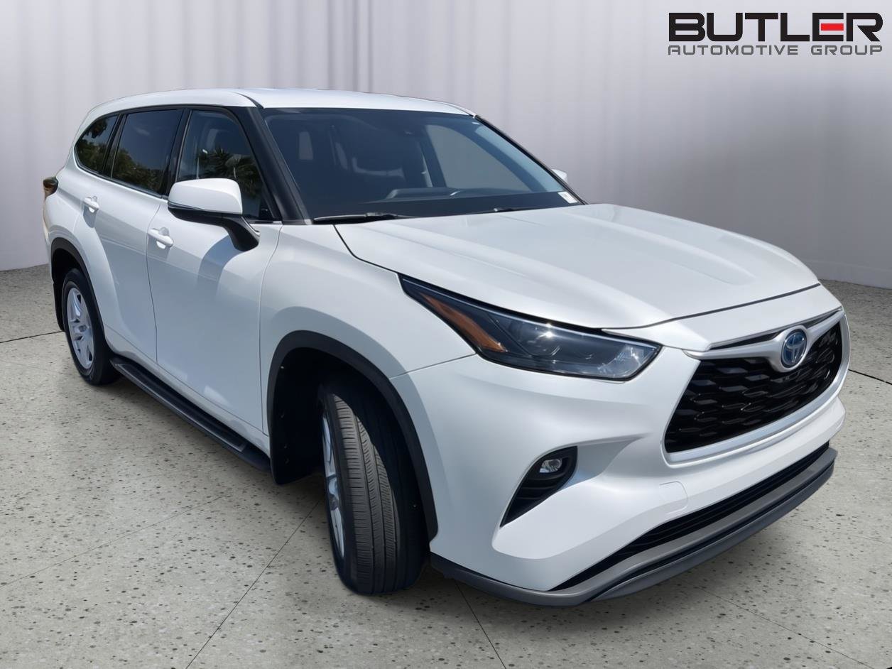 Used 2022 Toyota Highlander LE AWD/4WD image 7