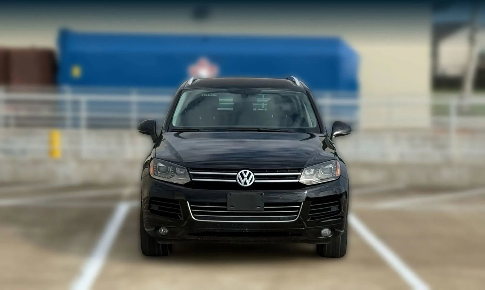 Used 2012 Volkswagen Touareg VR6 image 2