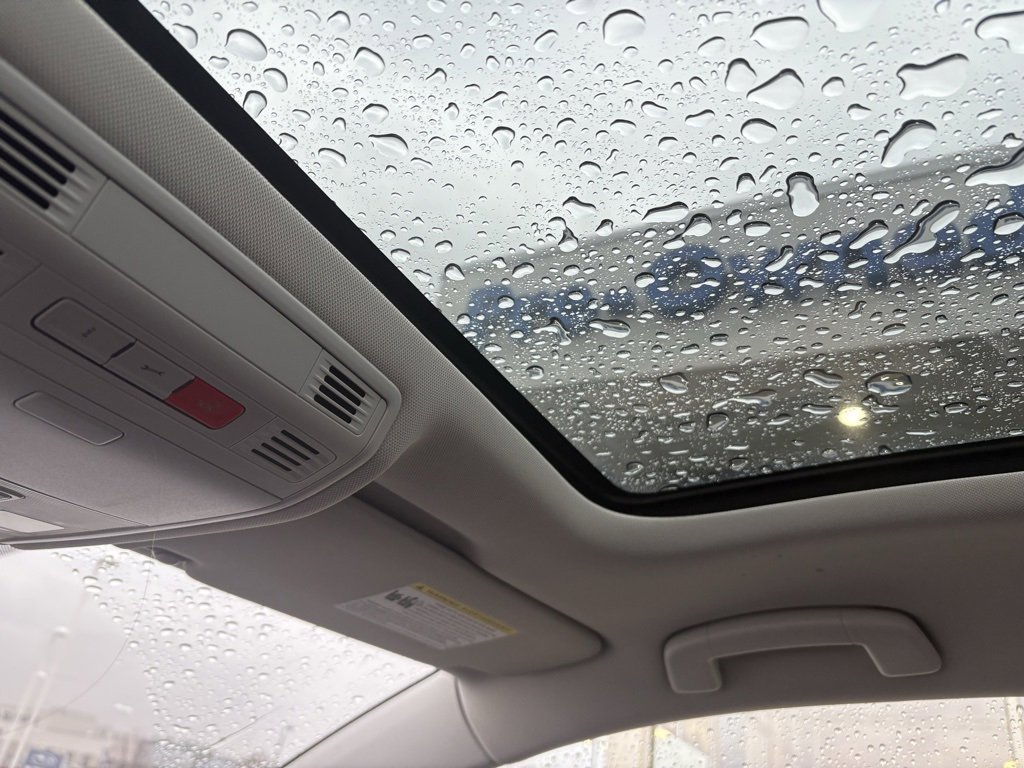 Used 2019 Volkswagen Golf SE w/ Driver Assistance Package image 21