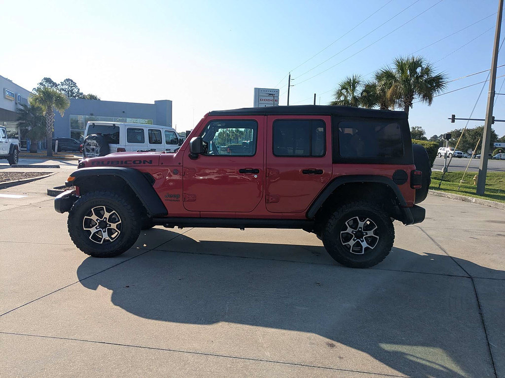 Used 2022 Jeep Wrangler Unlimited Rubicon w/ LED Lighting Group AWD/4WD image 6