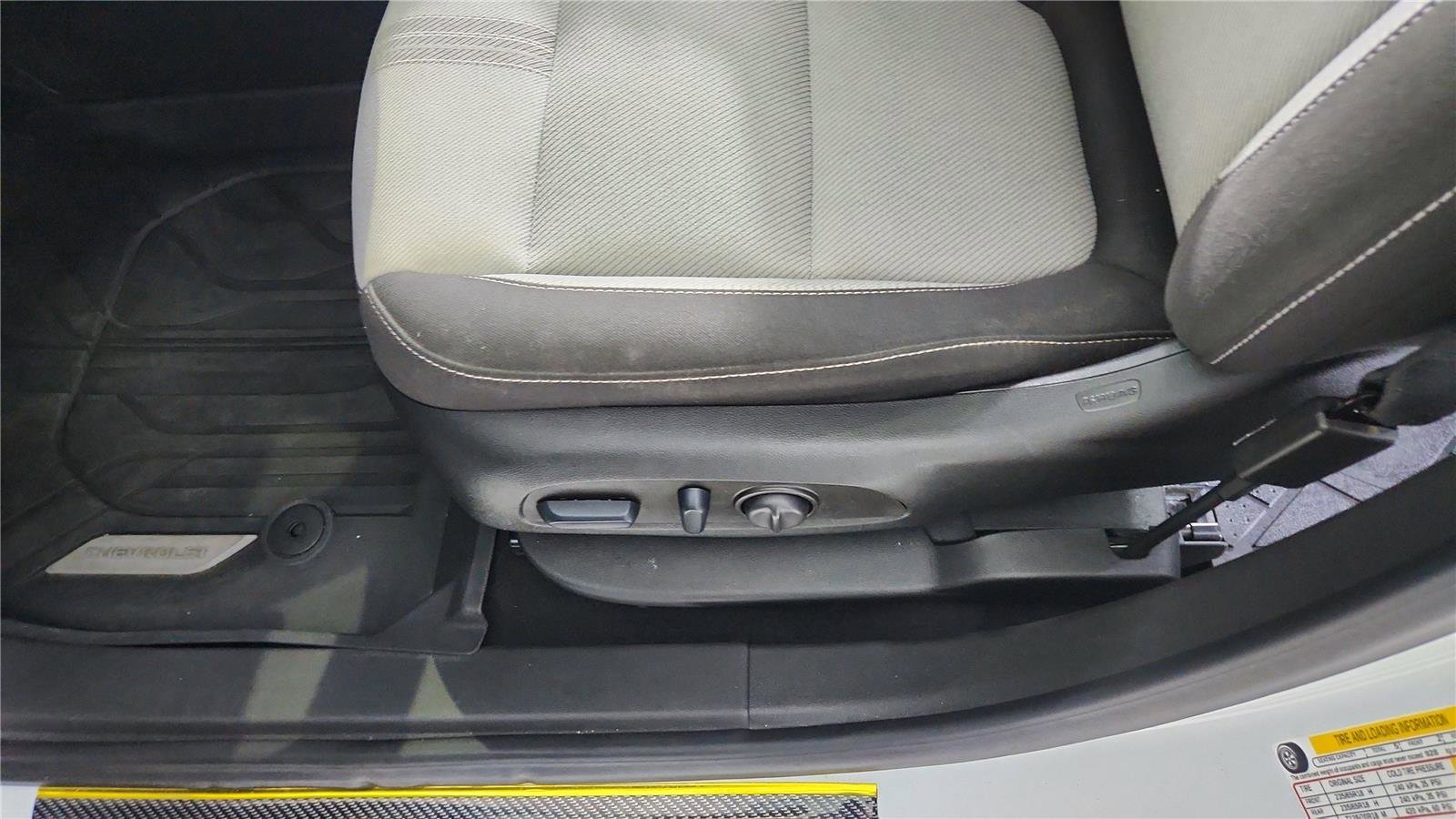 Used 2023 Chevrolet Blazer LT image 17