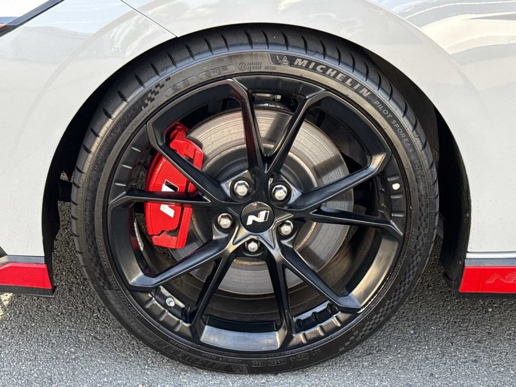 Used 2025 Hyundai Elantra N FWD image 8