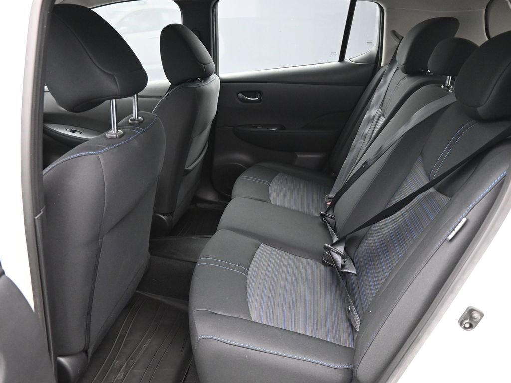 Used 2023 Nissan Leaf S image 12