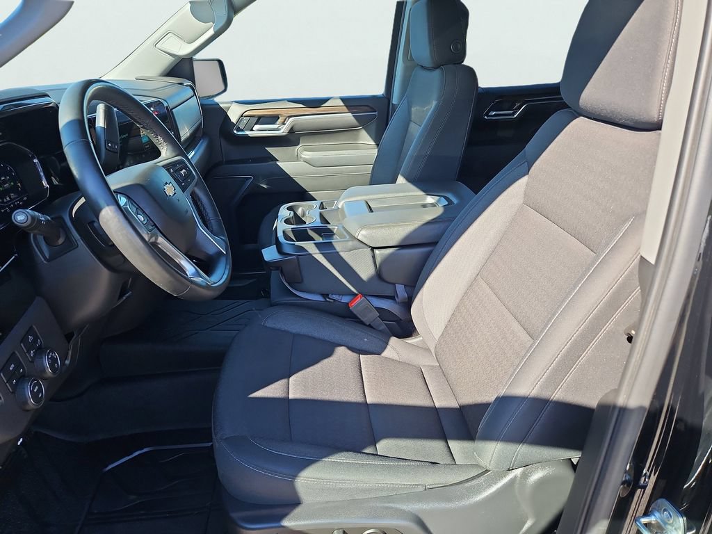 Certified 2025 Chevrolet Silverado 1500 LT AWD/4WD image 31