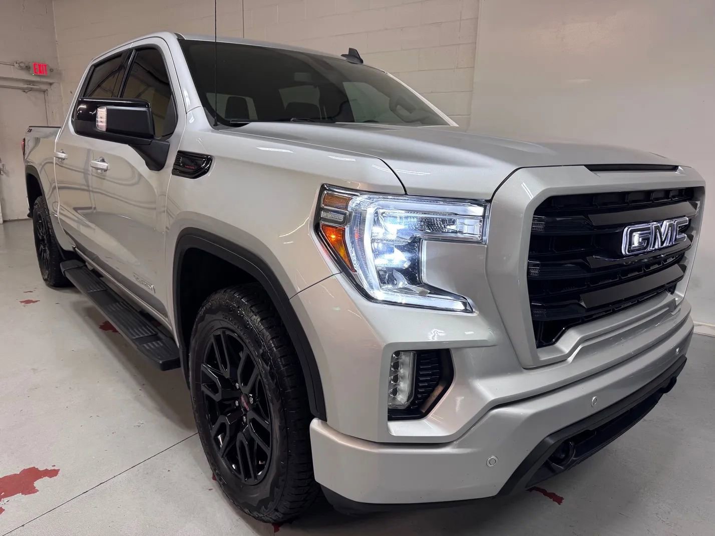 Used 2021 GMC Sierra 1500 Elevation w/ Preferred Package image 1