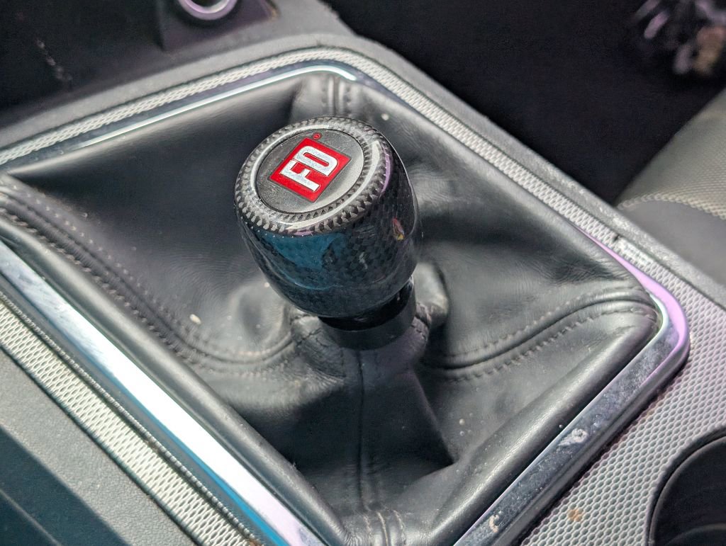 Used 2014 Dodge Challenger R/T image 16