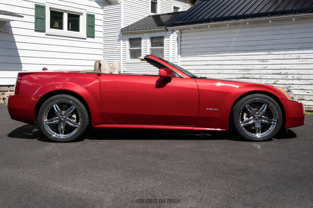 Used 2005 Cadillac XLR RWD image 9