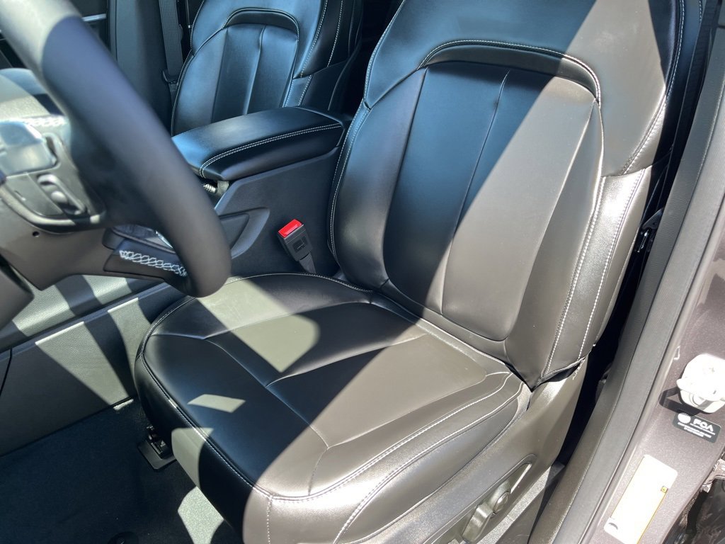 New 2025 Jeep Grand Cherokee L Limited w/ Black Appearance Package image 15